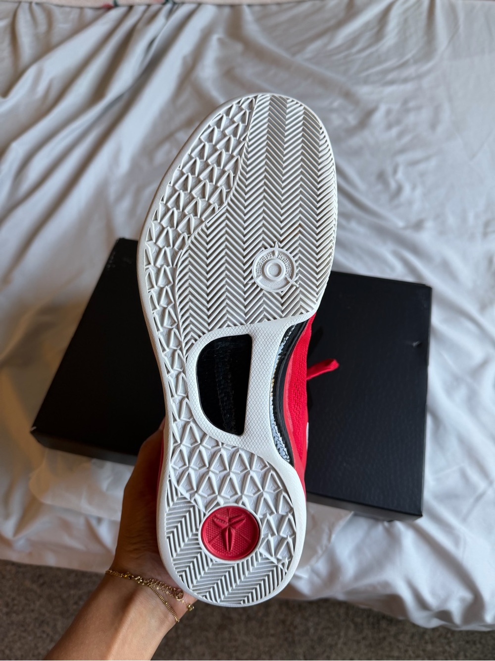 BASKETBALL SHOES - Picture 5 of 6